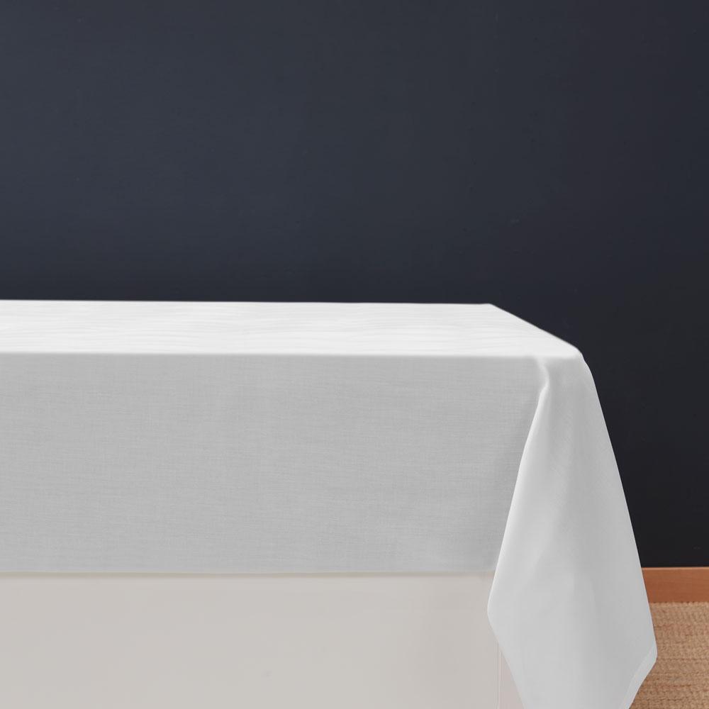 Glat lagen i bomuldssatin fra BySkagen i hvid, oversize 240x260 cm